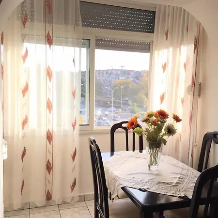 Cozy 1br Feel Like Tiran